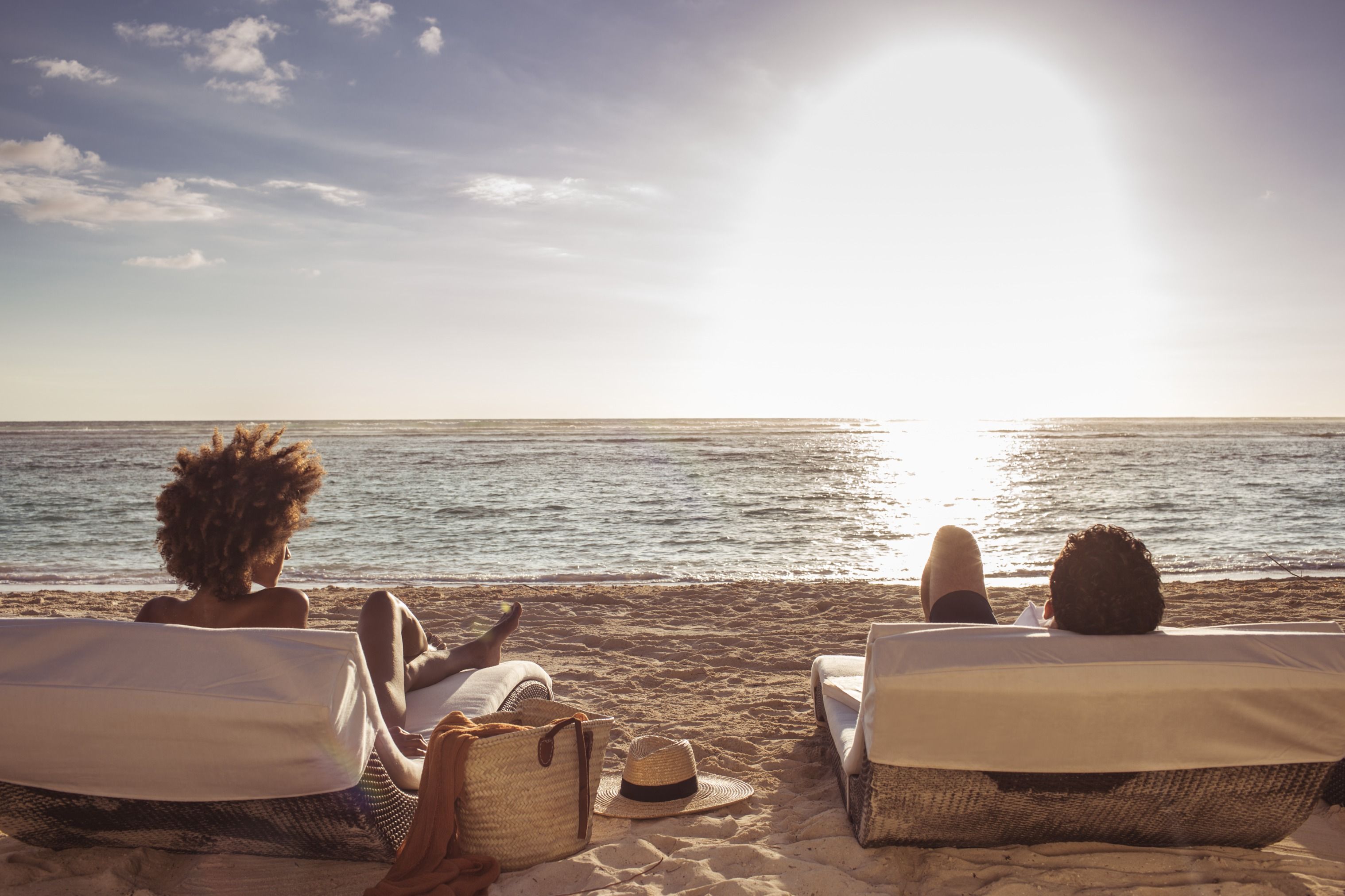 PCAC - Couple watching sunset, exp 2020-12-31